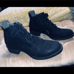 Blowfish kinder ankle boots size 12